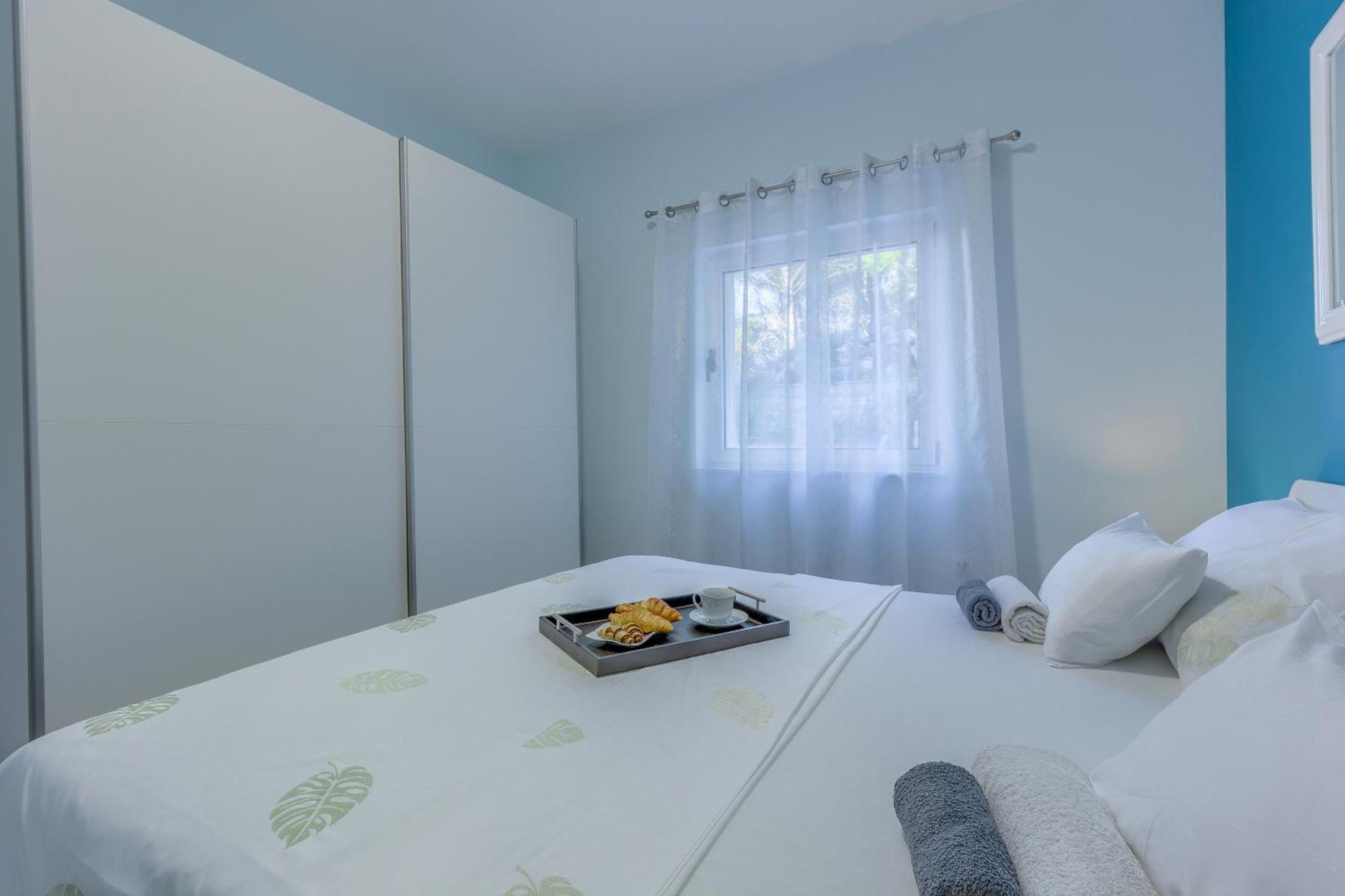 Apartments Pepa Podstrana Room photo